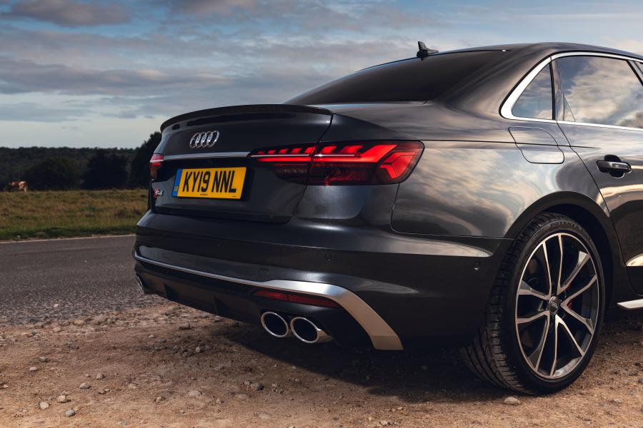 Детали экстерьера Audi S4 Sedan TDI (B9) 2019 года  (UK) (фото 13 из 27)